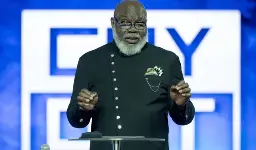 Bishop T.D. Jakes Gives Health Update Follownig ‘Life-Threatening Calamity’ [VIDEO]